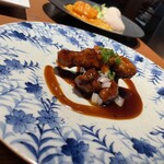 南風楼 - 豚ヒレの黒酢餡かけ。こちらも柔らかく臭みとは無縁で満足度が高く、高級料理です