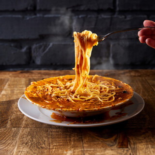 名物【絶望のスパゲッティ】で贅沢な〆を