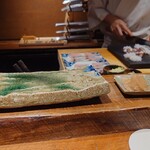 鮨処 一石三鳥 - ガリは生姜を煮ずに生で。塩気強め、甘さ控えめで新しい。