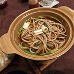 旅館花屋 - お出汁に蕎麦を投入して頂きます♪