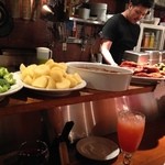 サーモンベーネ 梅田茶屋町店 - カウンター