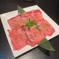 老舗精肉店直送 千種焼肉 飛騨牛の奴隷 千種店 - 特選タン