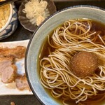 蕎斬 - ■はなまき冷やかけ蕎麦 ￥1.200 ■トッピング とんかつ ￥500