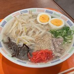 博多ラーメン はかたや - ラーメン＋もやし＋きくらげ＋ゆで卵、で計490円