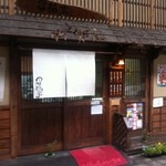 昇福亭 - 商店街の中にあります