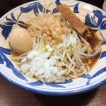 豪麺 マルコ - ミニラーメン830円。遅い時間に行ってはいけないと分かっていても、惹かれてしまう美味しさがある。