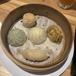 シンガポール発 小籠包と餃子の専門店 ジンホア - 