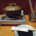 府中日本酒バルTOKUTOUSEKI - お刺身3種、具沢山鍋付き秋のスタンダードコースのキノコと鶏肉の塩麹鍋