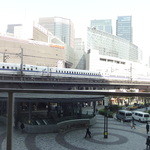 Kohi Sakan Shuu - 有楽町を通り過ぎる新幹線