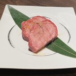 肉のひぐち直営焼肉 安福 - 特選厚切りタン塩