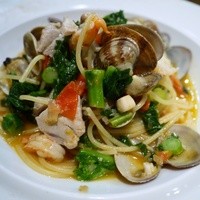 築地ボン・マルシェ - Menu A 築地ボン・マルシェパスタランチ 魚介と菜の花のスパゲティー(塩味) 1580円。