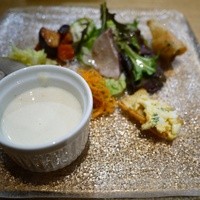 築地ボン・マルシェ - Menu A 築地ボン・マルシェパスタランチ 魚介と菜の花のスパゲティー(塩味) 1580円。