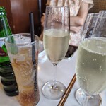 チーロ - 最初は泡（スパークリングワイン）