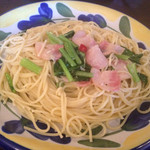 ケーアンドパスタ - ベーコンと小松菜のペペロンチーノ