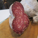 シック プッテートル - ピエール・オテーザ氏の作ったキントア豚の12ヶ月熟成サラミ1