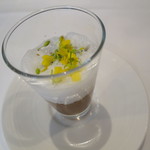 シック プッテートル - ホタルイカのスープとムギイカの墨煮、ミルク・フォン1