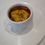 シック プッテートル - トリップのトマト煮のグラタン仕立て、グリュイエール・チーズと黒胡椒で2