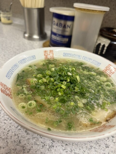 Hakata Meibutsu Nagahama Ramen Nagahama Ichiban Nagarekawa Honten photo 4