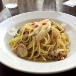 GROVE CAFE - ホタテと長ネギのペペロンチーノ