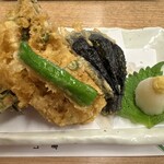 御膳蕎麦 雷門 田川 - 海老と貝柱のかき揚げ