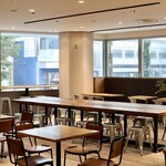 ベトナムデリ珈琲 - 広々としたオシャレなカフェ空間