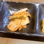 焼肉 ポプラ - ニンニク控えめなキムチ