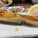 立ち呑み ソメアカ - 鮭ハラスの大トロ焼き（ヤバみ）