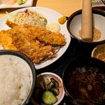 お魚処 うおとも - アジフライ