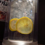 Mita Seimenjo - レモン入りの水ポット