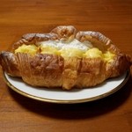 ル・プチメック 今出川店 - クロワッサン・ア・ラ・クレーム
