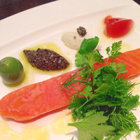 R restaurant & bar - 