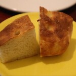 CIVIDALE - 自家製パン(フォカッチャ)