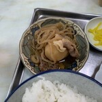 大衆食堂ちとせ - お持ち帰りしたい、肉じゃがさん。こちらもお肉がたっぷり。