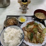 大衆食堂ちとせ - 野菜炒め定食の全貌。