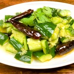 元氣餃子 弄堂 - たたきキュウリの辛味和え