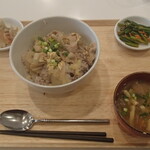 トーコーキッチン - 豚の柳川丼 副菜二品、豚汁