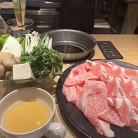 すき焼 しゃぶしゃぶつかだ KITTE大阪店 - 