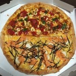 ピザ・ロイヤルハット - 出前館で頼んだピザ