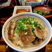 炭焼うな富士 大丸京都別邸 - ひつまぶし、薬味をたっぷり乗せて