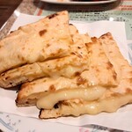 ドルーガ  - チーズナン