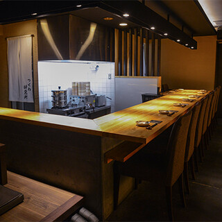 駅近◎落ち着いた雰囲気が心地良い、シックなお洒落空間