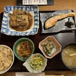 寅福 青山本店 - 選べる二種盛り定食(鮭の西京焼き・牛肉豆腐)1,690円(税込)