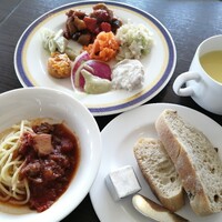 ビストロ ブルゴーニュ - 小盛りのパスタはソース４種あります