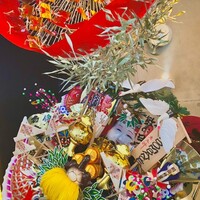 ラ・ボンバンス - 素敵な熊手がお出迎えしてくれます。