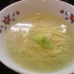 ら～めん 寺子屋 麺倶楽部 - 塩ラーメン400円