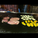 ステーキ・海鮮　リヤン・ド・ファミーユ - ヒレステーキと豚のステーキ　次回は豚のステーキを食べてみたい(因みに他人のステーキと焼き野菜)