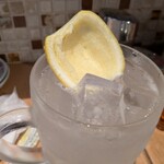 餃子のたっちゃん - ◆レモンフィズ 218円（ハッピーアワー価格）← 薄い！