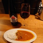 〆カレーと赤ワイン