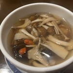 SEN YO - つぶ貝といろいろキノコの蒸しスープ