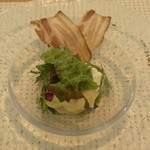 大沢ポークの蒸し焼きと町田卵のエッグベネディクト　八王子・葉付き蕪と木の芽のマヨネーズ